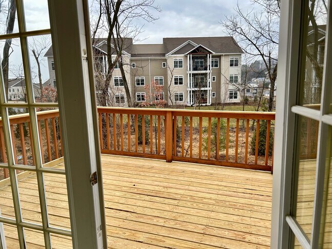 Photo - 402 Tudor Dr