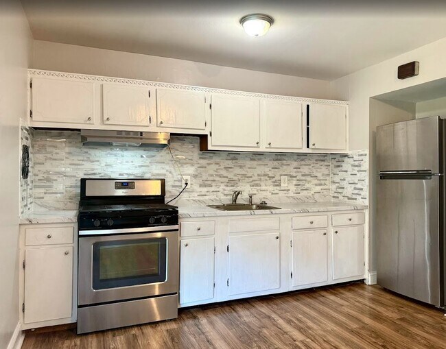 Photo - 4740 Vancouver Rd