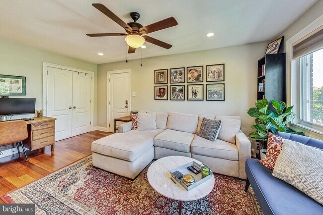 Photo - 2004 3rd St NE Unit 204