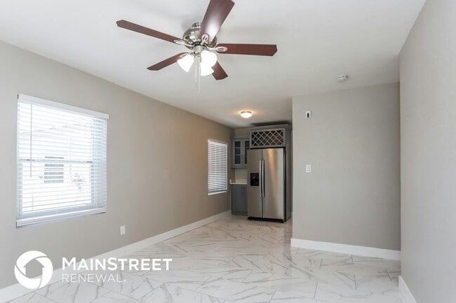 Photo - 3911 W Walnut St