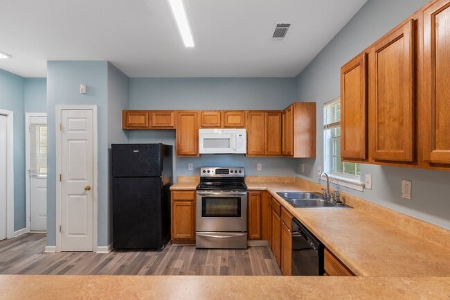 Photo - 7679 Creekside Ln