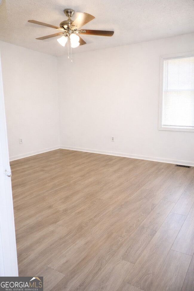 Photo - 120 Shamrock Ln