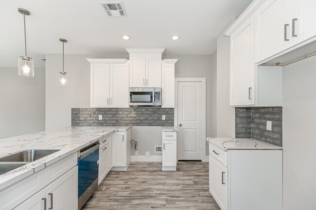 Photo - 3547 Dreyfus St
