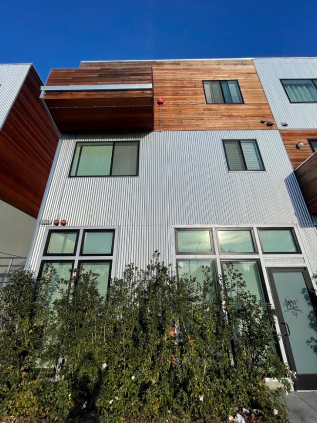 Building Photo - 5304 San Pablo Ave