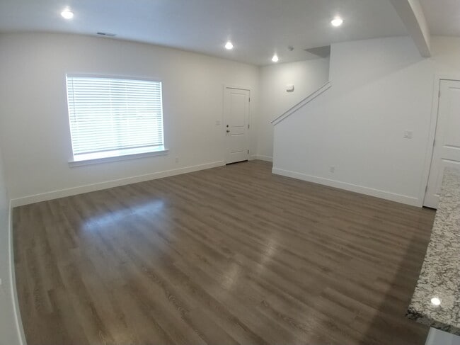 Photo - 335 S 1540 E