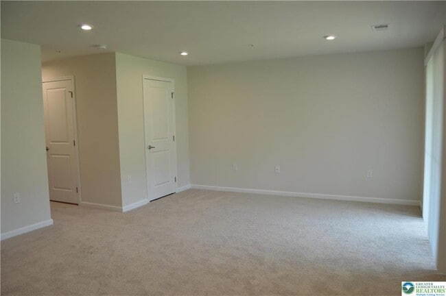 Photo - 2332 Raya Wy