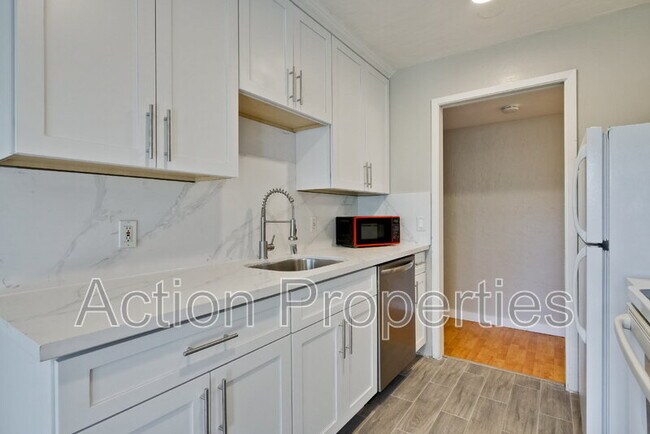 Building Photo - 255 S Rengstorff Ave Unit #89