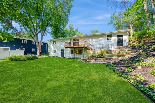 12435 25th Ave N