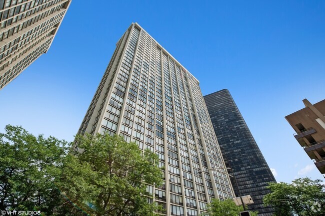 Building Photo - 5445 N Sheridan Rd Unit 2508 Rental