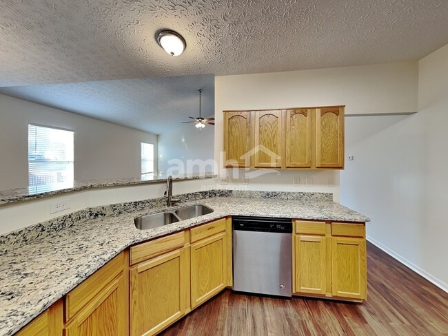 Photo - 928 Mahle Dr