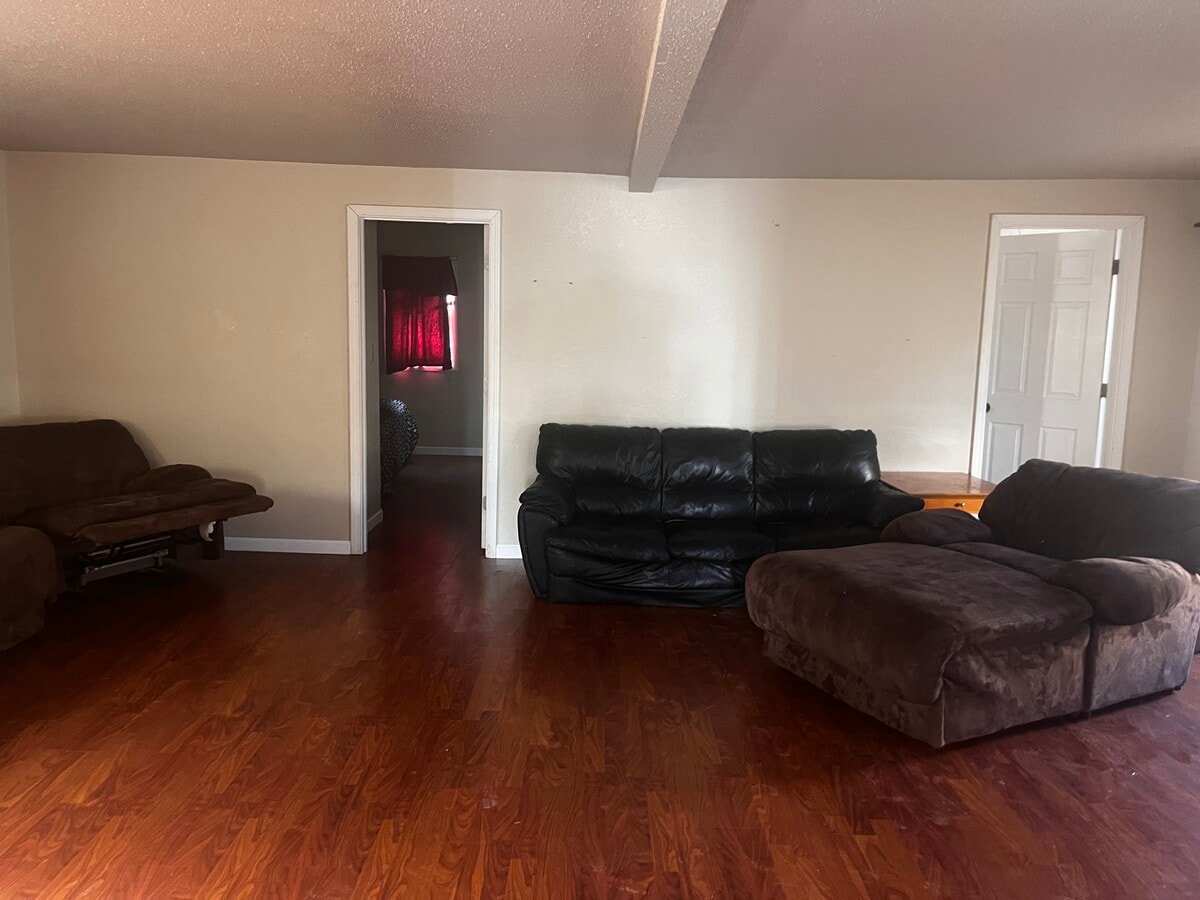 Photo - 127 Main St W Unit 1