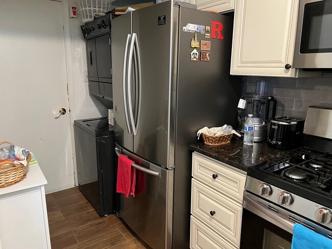 248 Tintern Ct