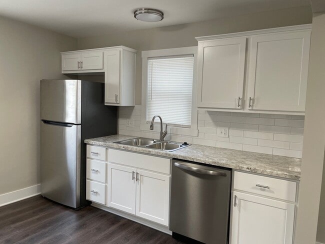 Photo - 1878 Sequoia St