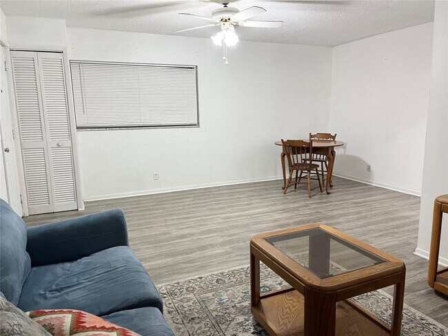 Photo - 4135 NW 88th Ave Unit 201