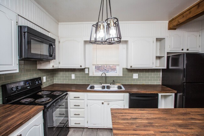 Photo - 2411 21st St