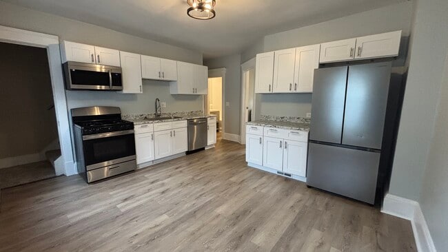 Photo - 2303 Althen Ave