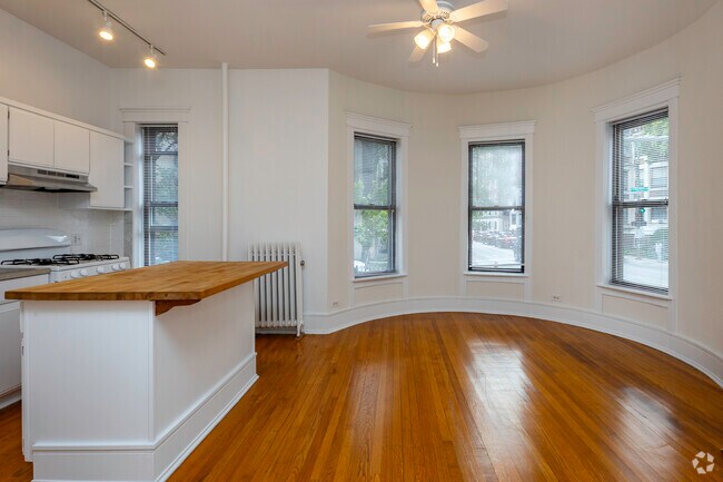 1BR, 1BA - 650SF - 5700 N Winthrop Ave