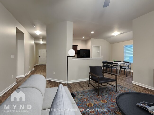 Photo - 280 Americana Dr