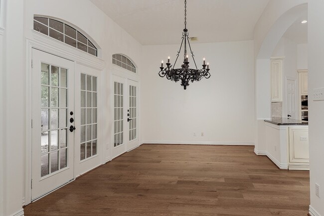 Photo - 122 E Lansdowne Cir