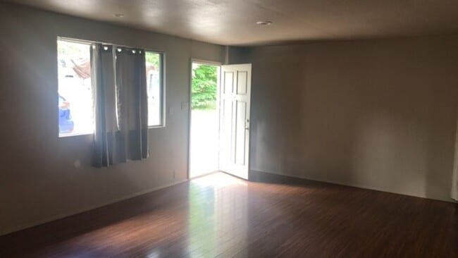 Photo - 2802-2802 NW Highland Ave Unit 2800