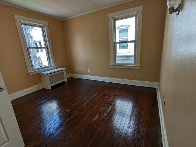 Photo - 363 New Park Ave Unit 2nd Floor