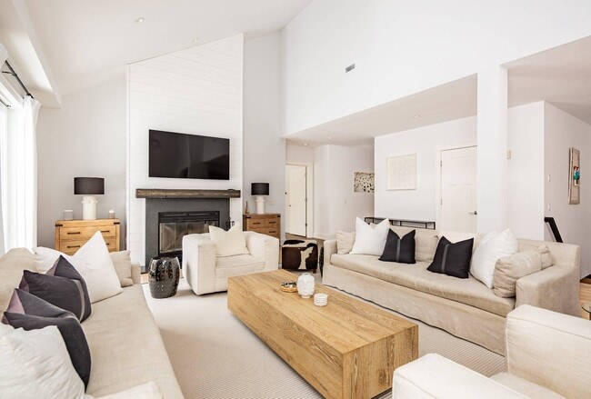 Photo - 72 Talmage Farm Ln