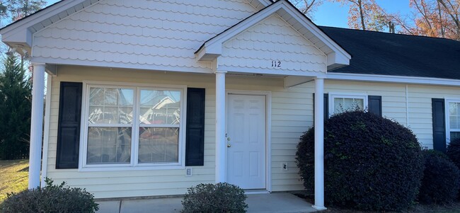 2BR/2BA Patio Home in Saluda Commons- Avai... - 2BR/2BA Patio Home in Saluda Commons- Avai...