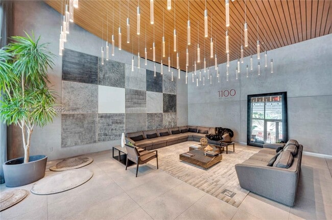 Building Photo - 1100S S Miami Ave Unit 2007