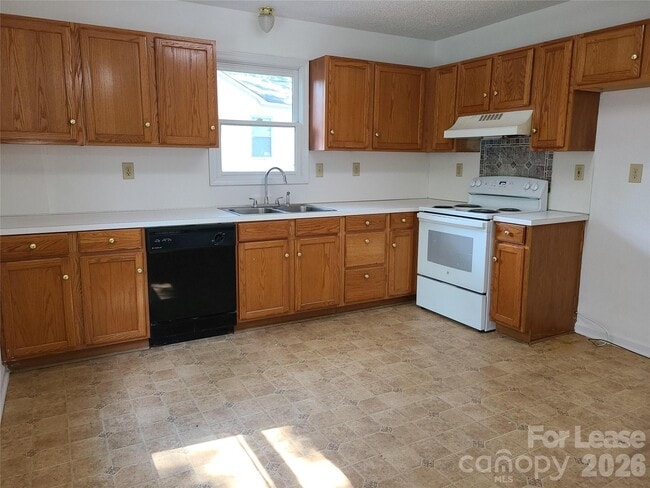 Photo - 210 N Cloudman St