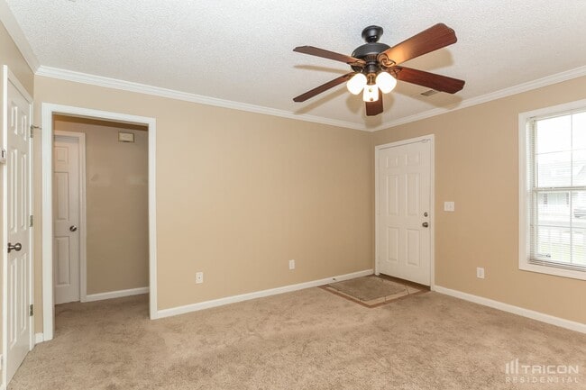 Photo - 1318 N Hampton Dr