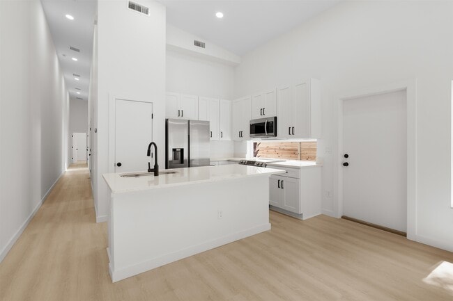 Photo - 29 Masters Dr Unidad A