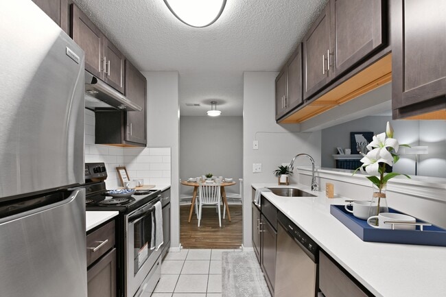 Photo - Waldan Pond Apartments