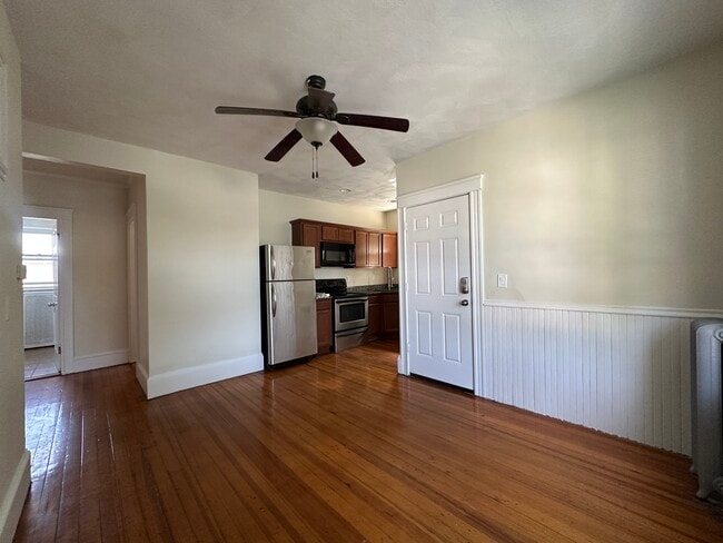 230 Bay View Ave Unit 2