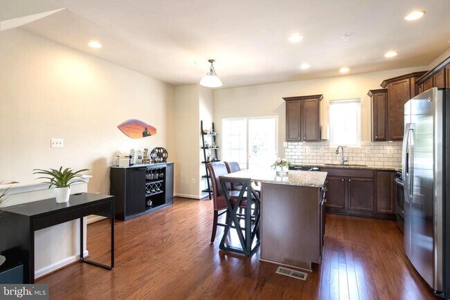 Photo - 630 Warblers Perch Wy