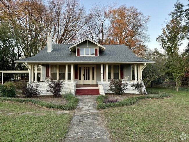 Building Photo - 1203 McCullough Ave NE Rental