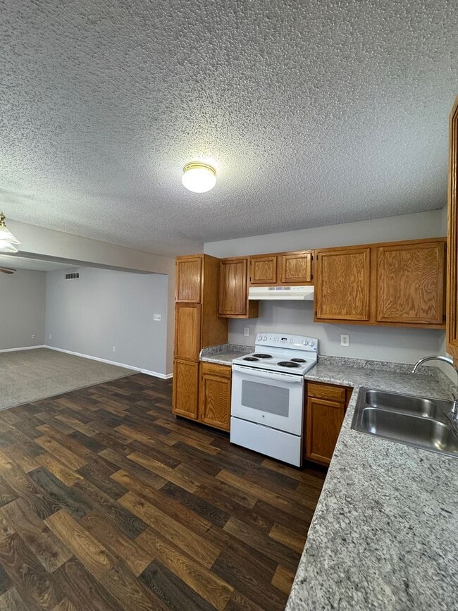 Photo - Avon - 4 BR home!