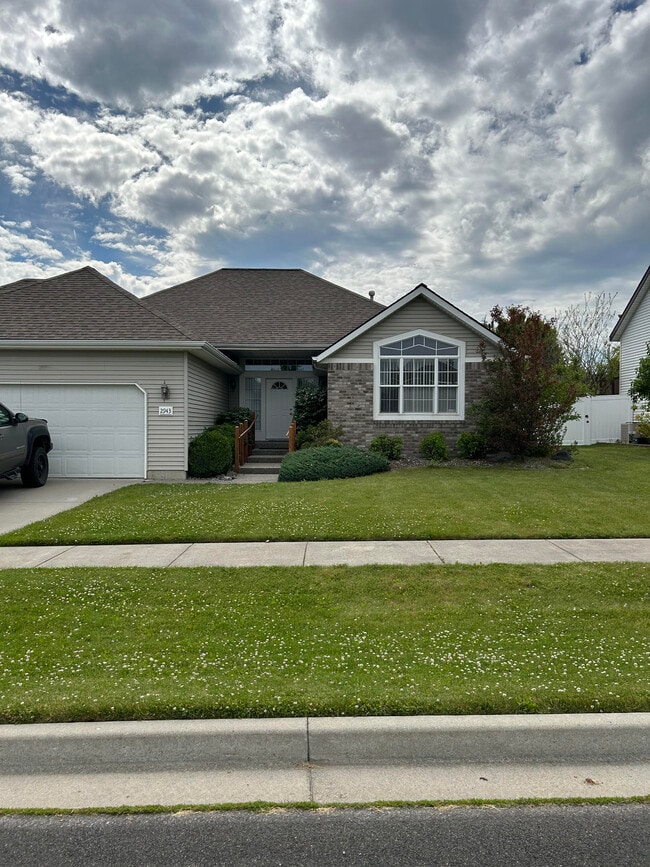 view from street - 2943 W Blueberry Cir House