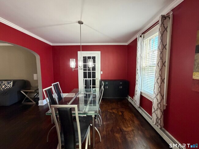 15 Overland Ave