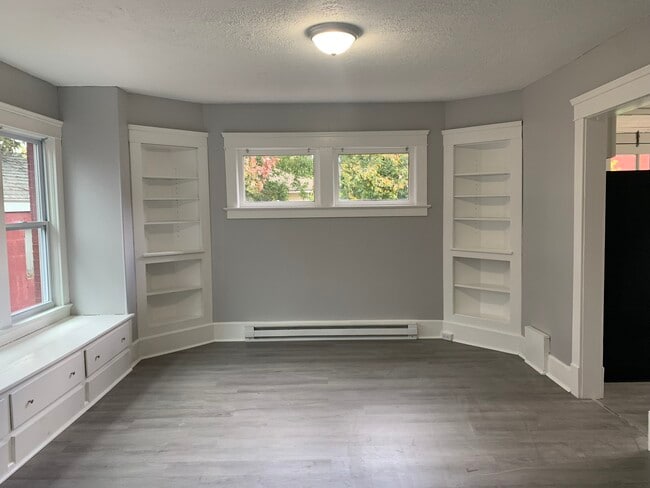 Building Photo - 2831 Globe Ave Unit 1