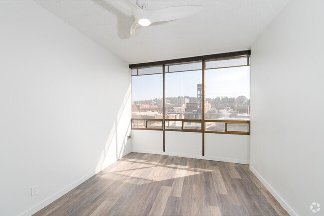 1BR, 1BA - 770SF - Bedroom