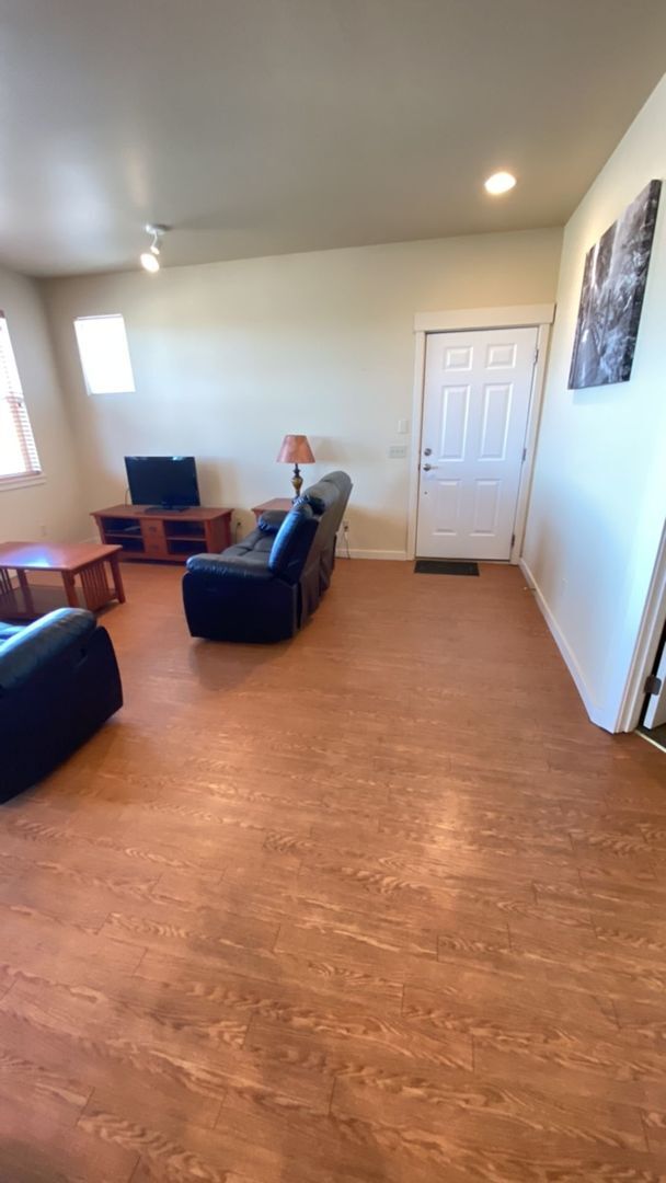 4395 Westshore Dr NE Unit 103