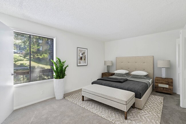 Photo - Vistas of Annandale