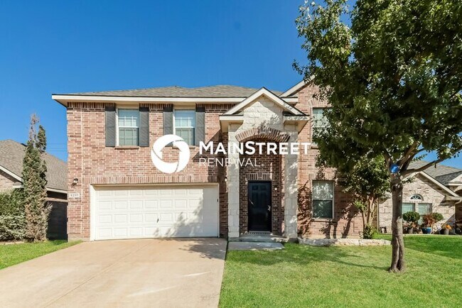 Building Photo - 4 Bedroom Pet-Friendly Home in DENTON, TX with Main Street Renewal