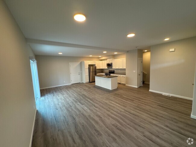 Building Photo - Brand New 4 Bed / 2.5 Bath Duplex! **$99 F... Rental