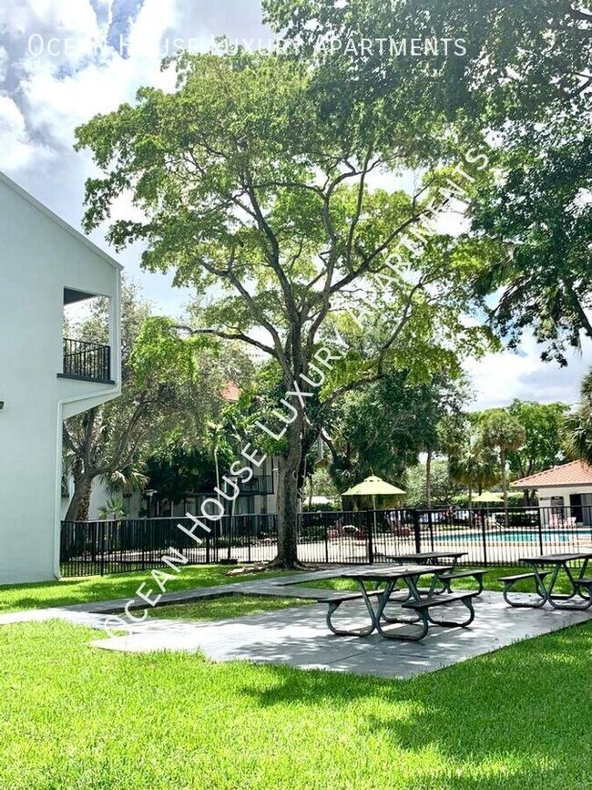 Great Neighborhood and location LARGE AN... Apartment Unit C3H Coral Springs, FL