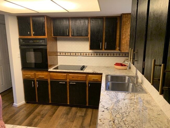 Photo - 9818 E 200 S
