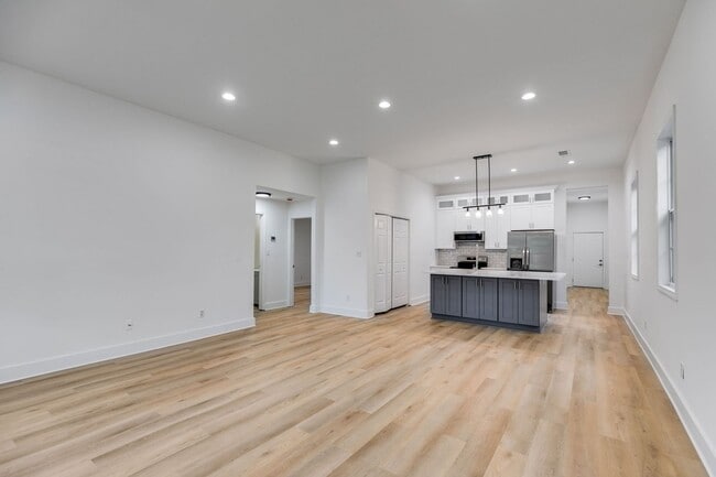 Photo - 926 Welch St SW