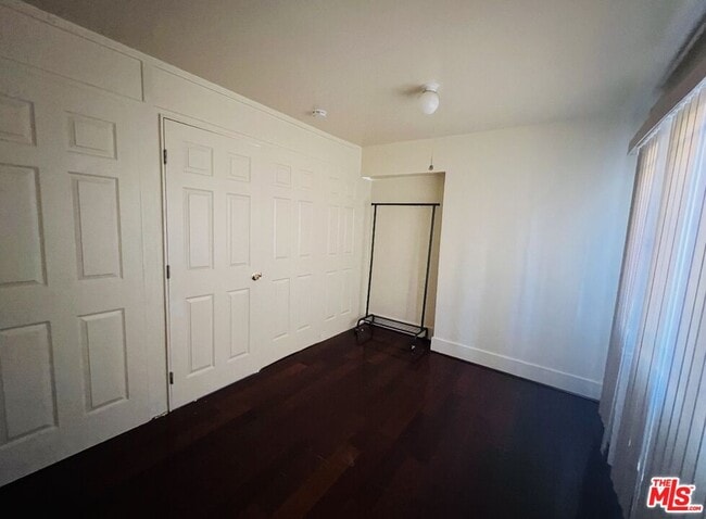 Photo - 1557 W 29th St