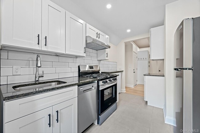 Photo - 12 Thomas Pl Unit 3