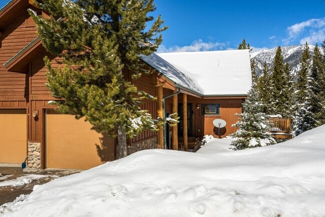 Photo - 4 Bed, 4 Bath Condo in The Big Sky Meadow with Garage!